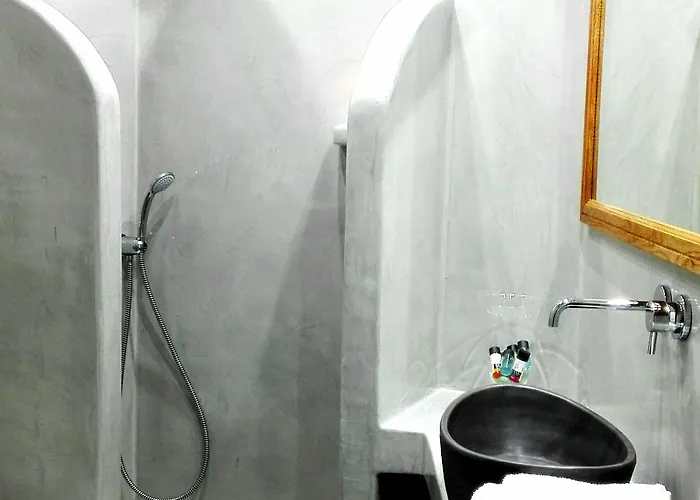 Daire Kafieris Blue Caldera