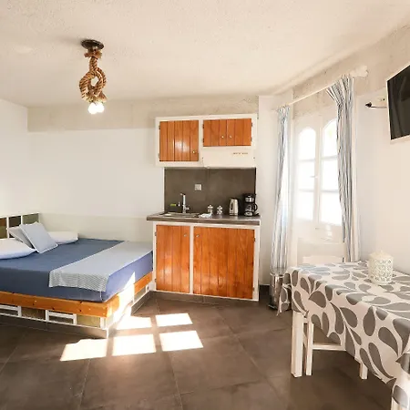 Kafieris Blue Caldera فِروستيفاني